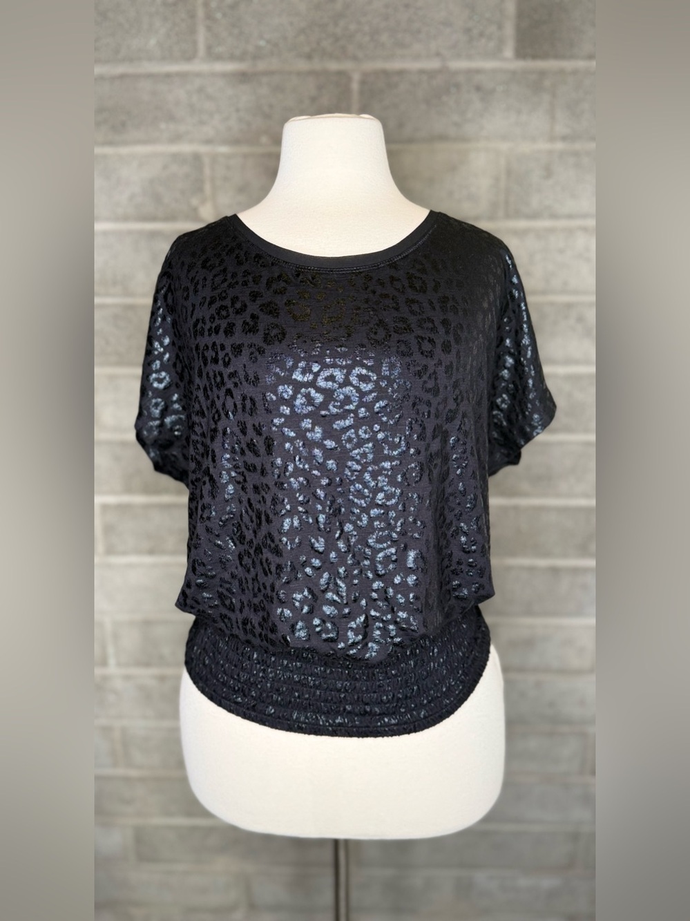 WHBM White House Black Market Leopard Foil Smocked Hem Tee Medium NWT